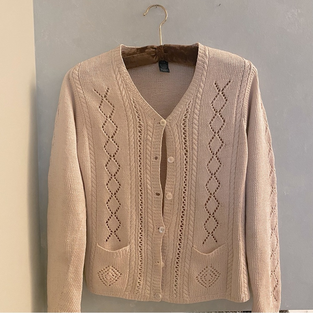 Cozy & Chic Cream Hand Knit Cardigan with Pockets – Perfect for Layering!